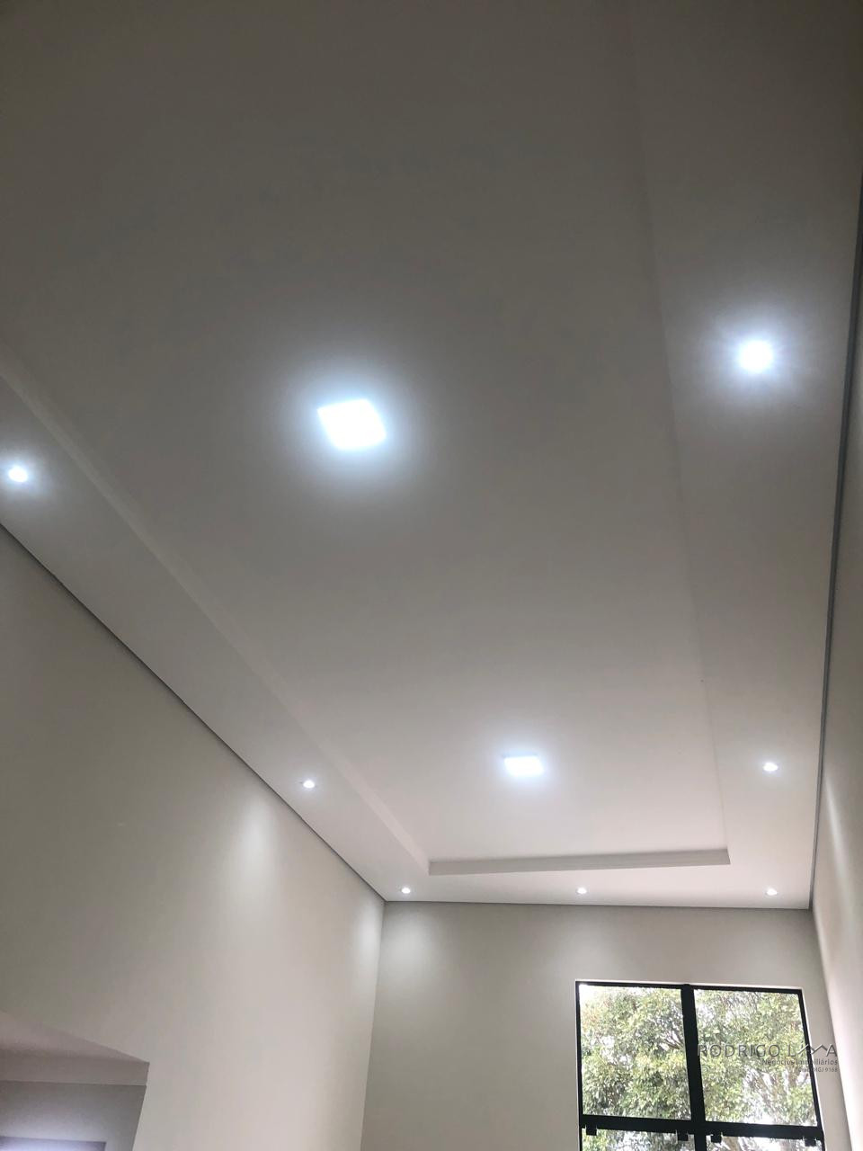 Linda casa para venda em São Lourenço - MG.