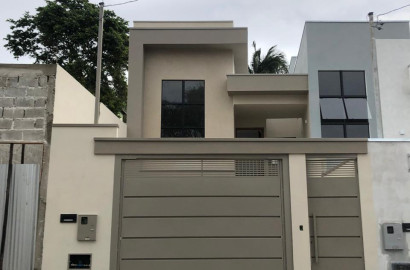 Linda casa para venda em São Lourenço - MG.