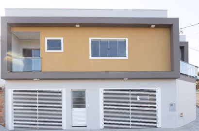 Linda casa para venda em São Lourenço - MG.