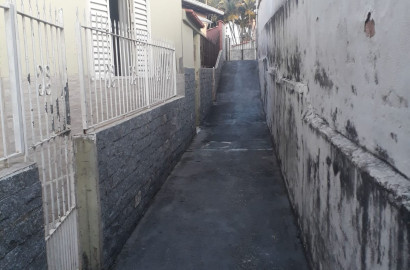 Casa para venda em São Lourenço - MG.