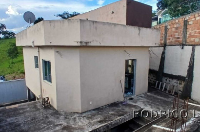 Casa para venda em São Lourenço - MG.