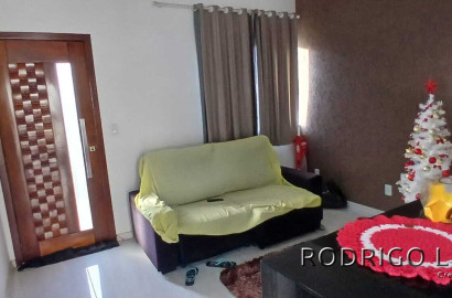 Casa para venda em São Lourenço - MG.