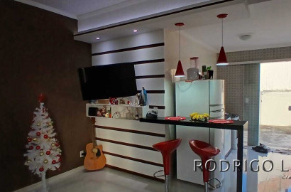 Casa para venda em São Lourenço - MG.