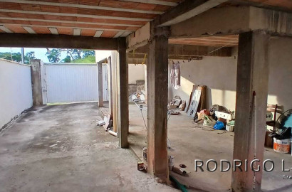 Casa para venda em São Lourenço - MG.