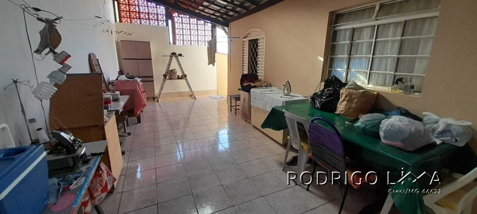 Casa para venda em São Lourenço - MG.