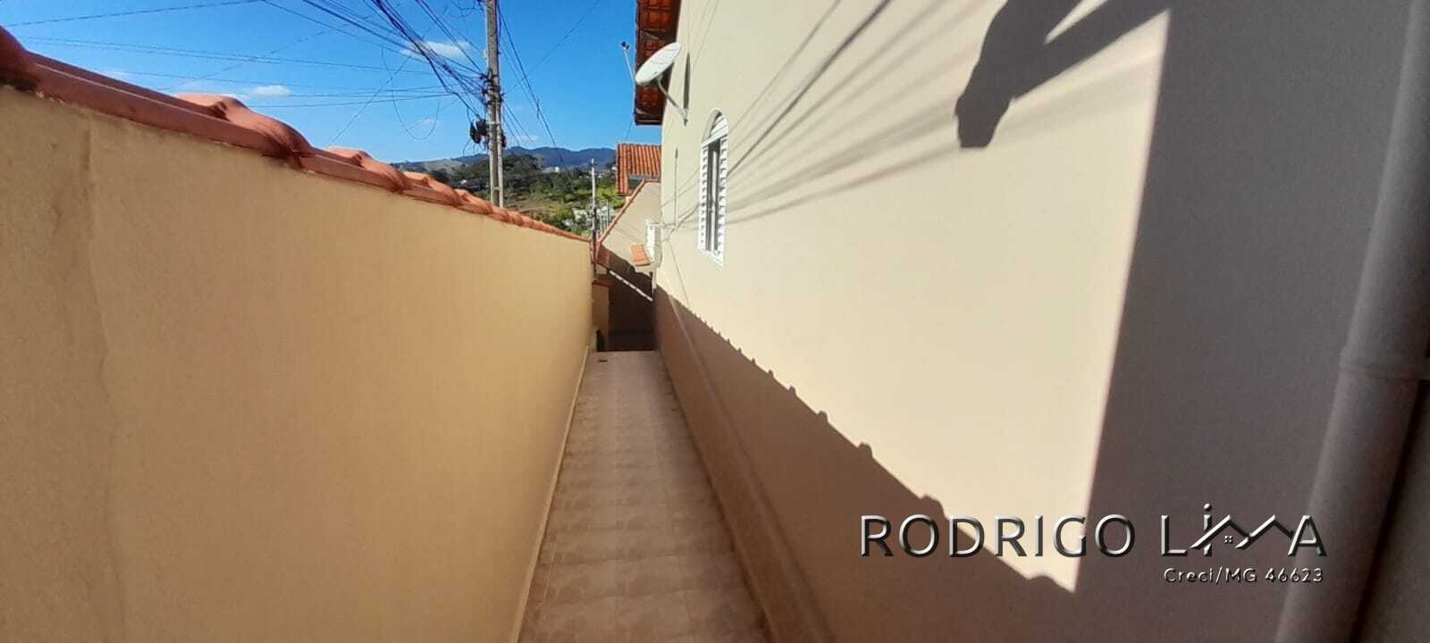Casa para venda em São Lourenço - MG.