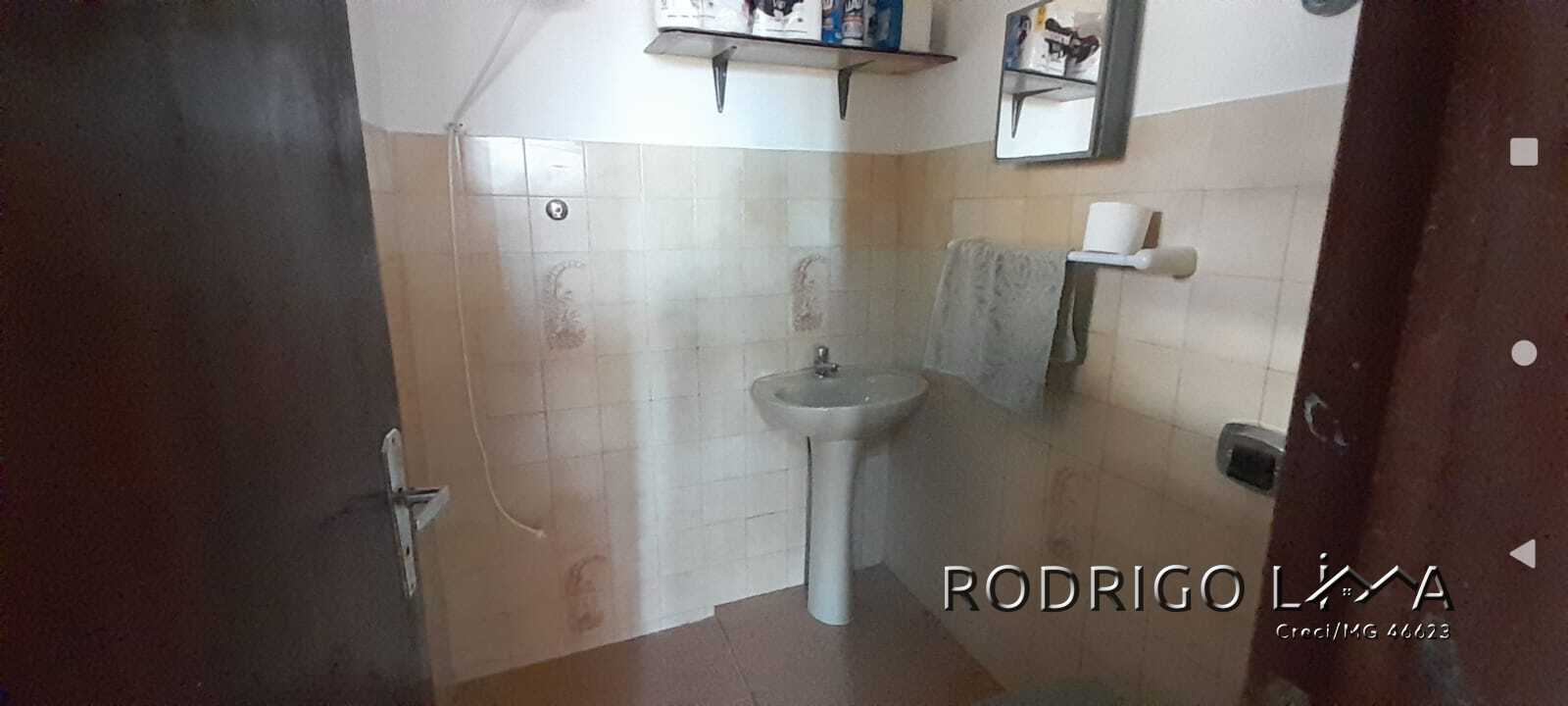 Casa para venda em São Lourenço - MG.