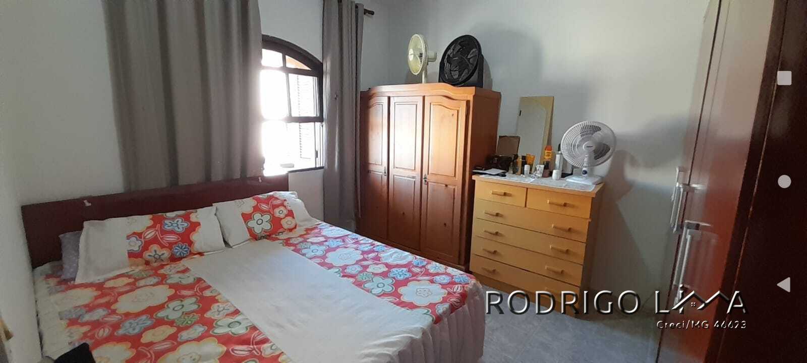 Casa para venda em São Lourenço - MG.