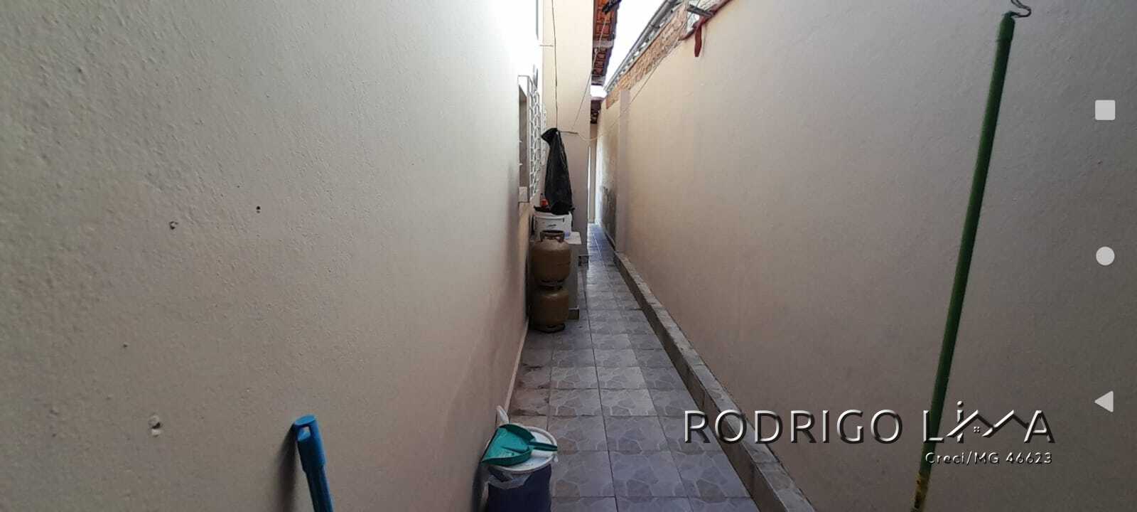 Casa para venda em São Lourenço - MG.