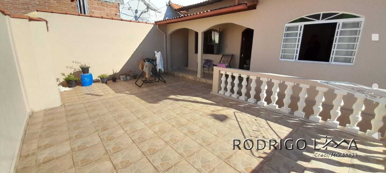 Casa para venda em São Lourenço - MG.