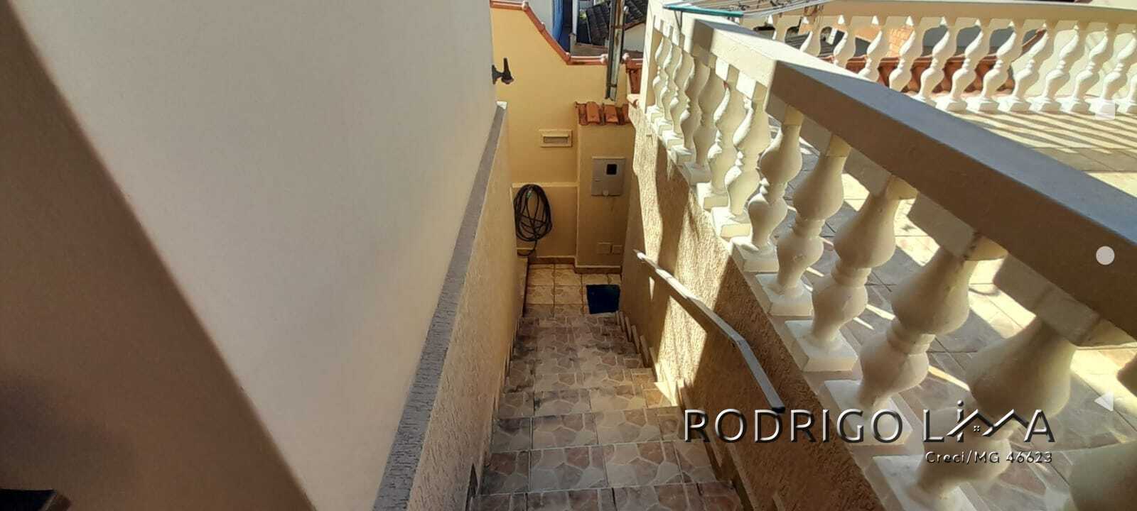 Casa para venda em São Lourenço - MG.