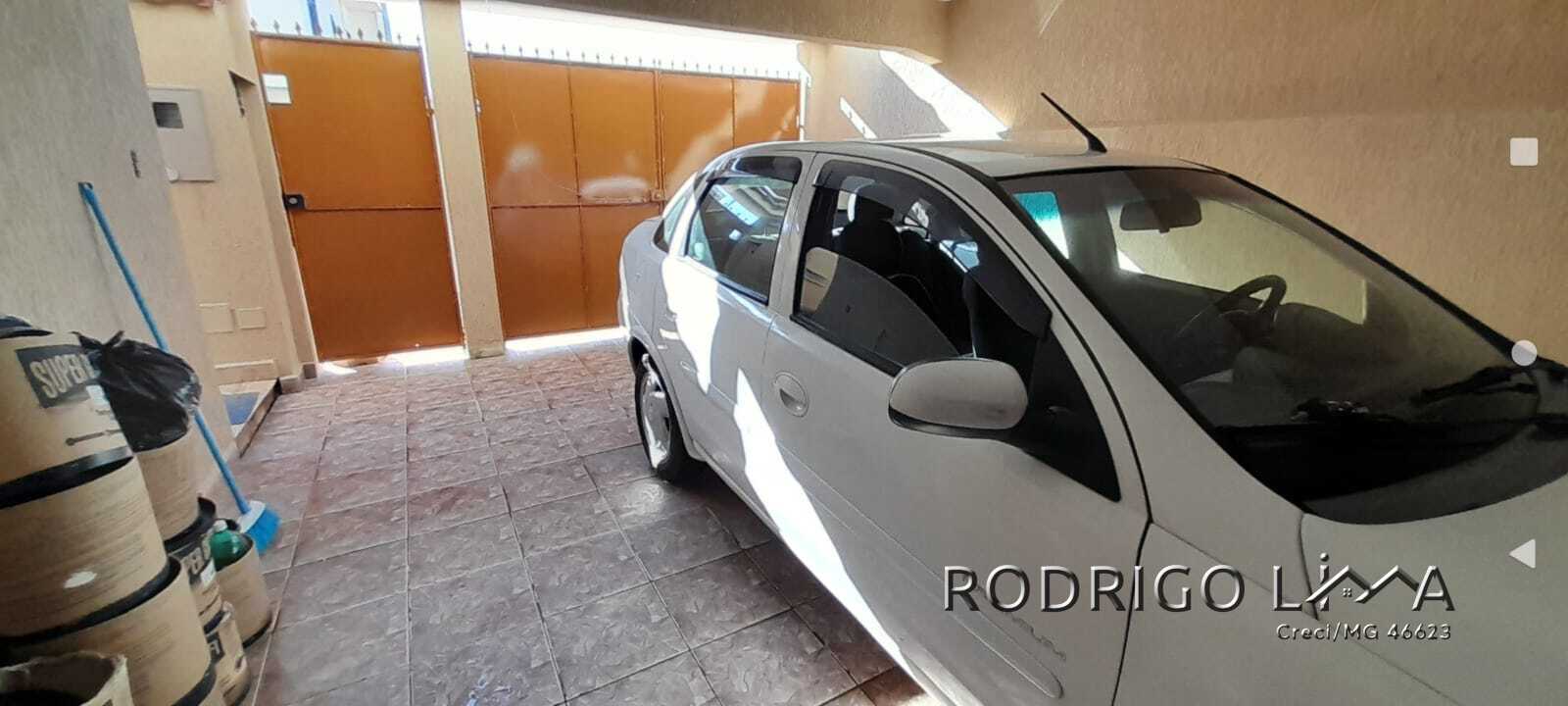 Casa para venda em São Lourenço - MG.