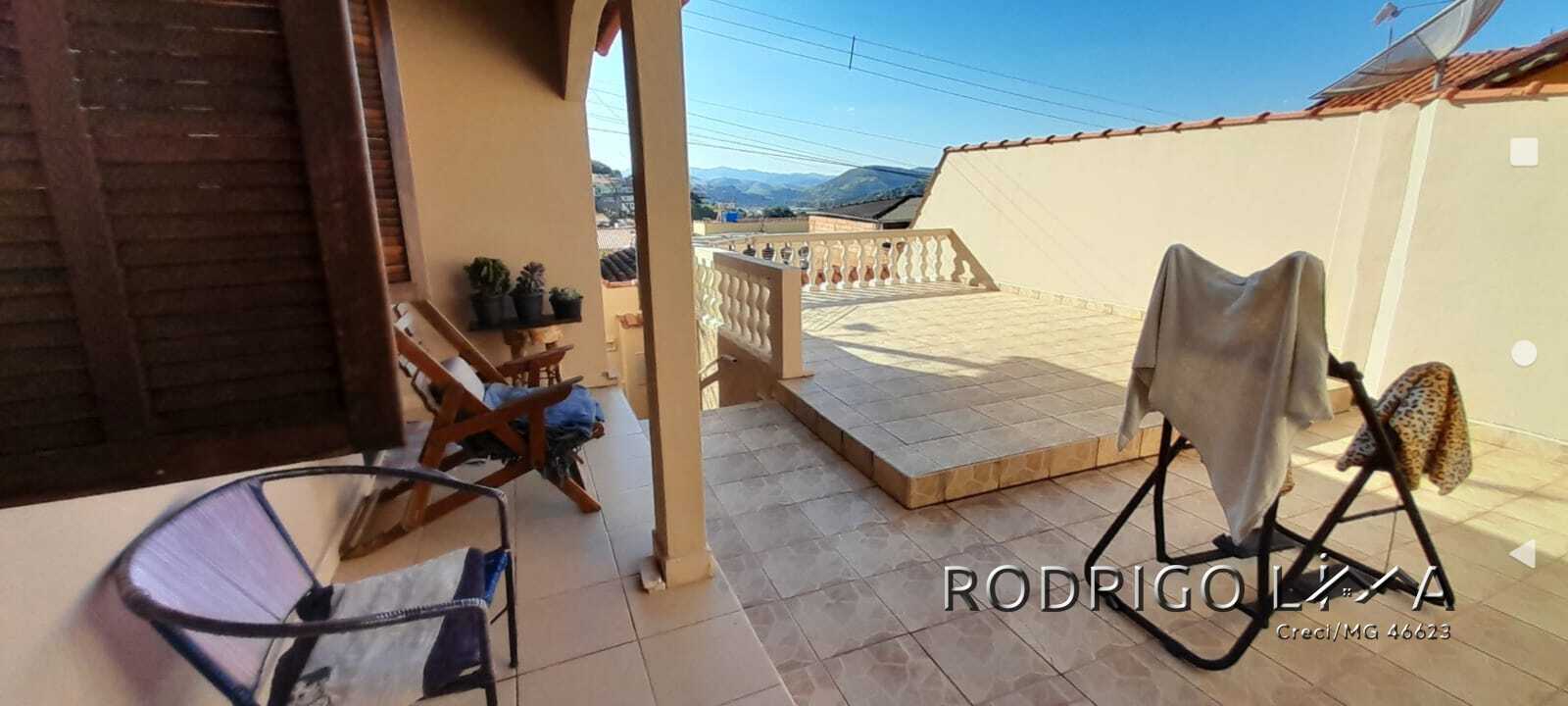 Casa para venda em São Lourenço - MG.