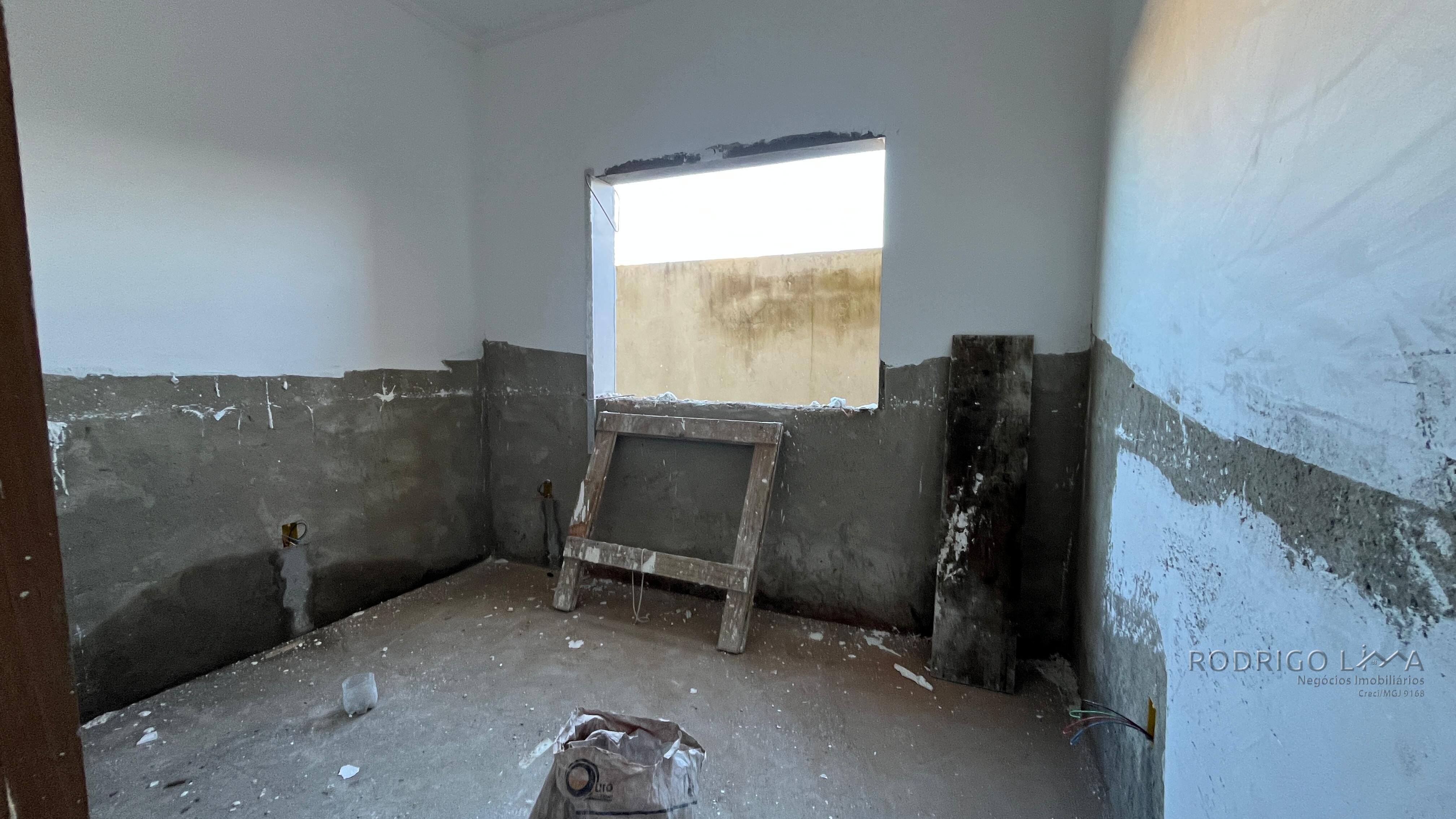 Casa em fase de acabamento para venda em São Lourenço - MG.