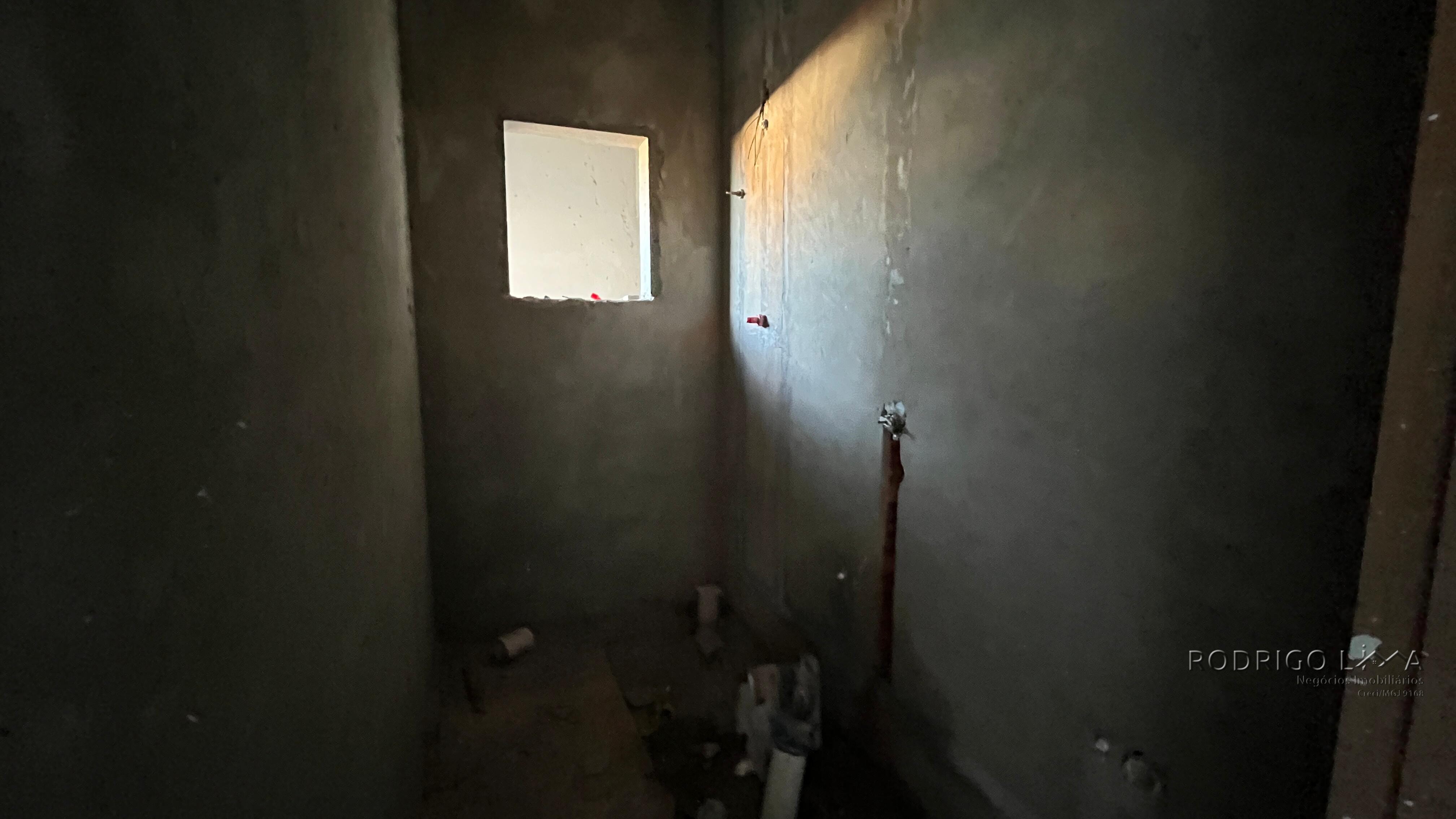 Casa em fase de acabamento para venda em São Lourenço - MG.