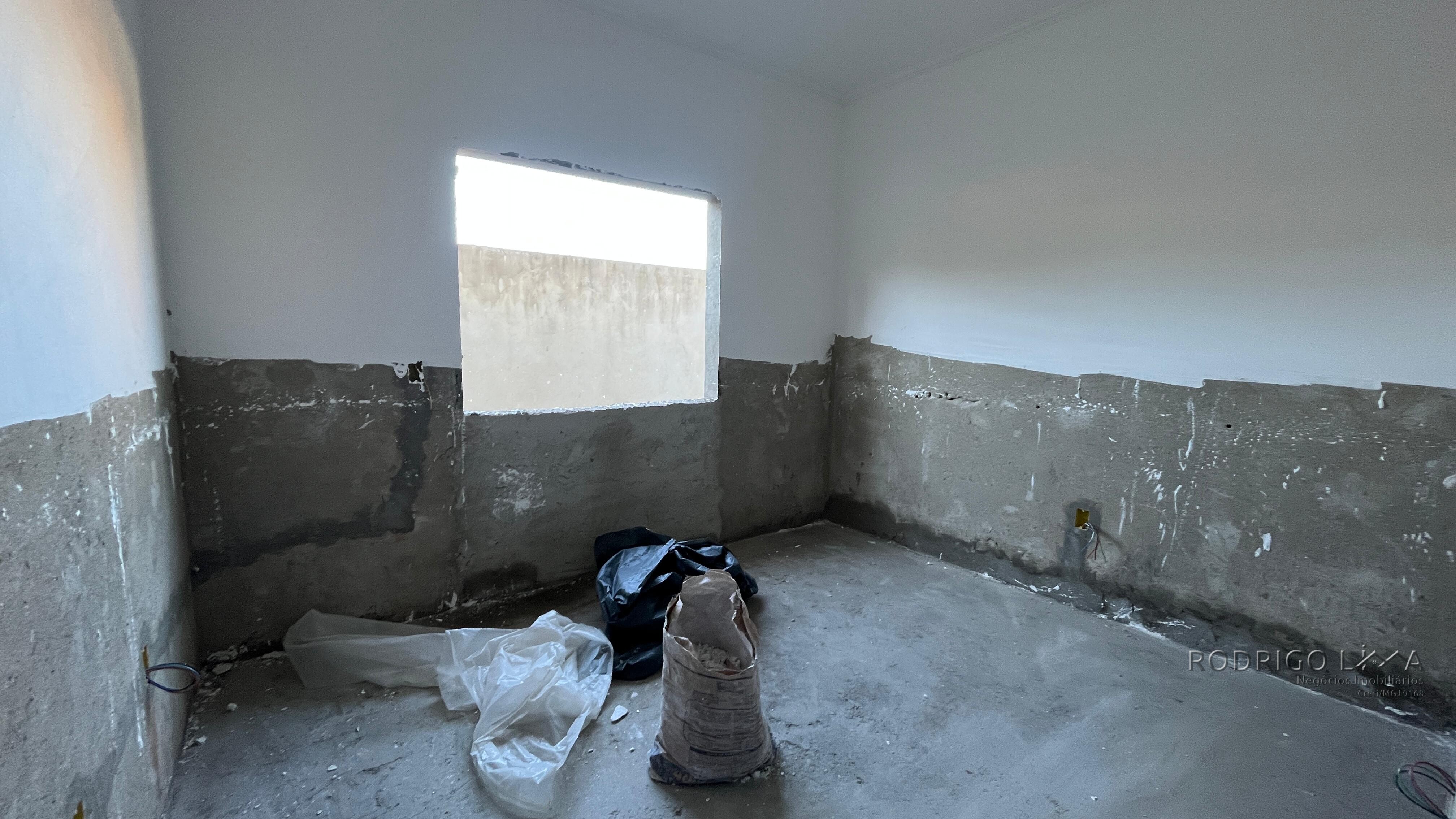 Casa em fase de acabamento para venda em São Lourenço - MG.