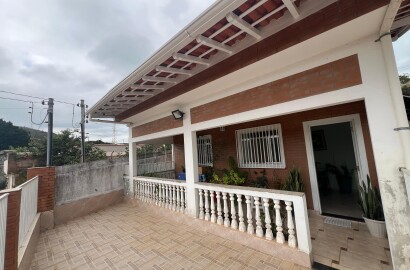 Linda casa para venda em São Lourenço MG