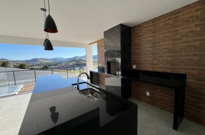 Casa alto padrão para venda próximo a São Lourenço MG