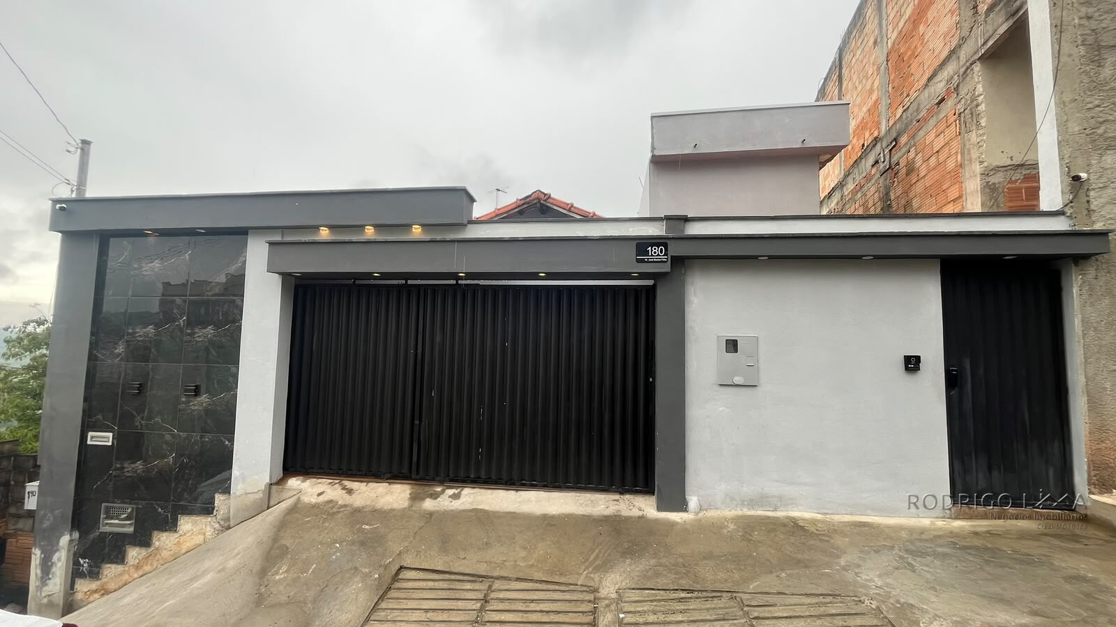 Casa + 5 kitnets para venda em São Lourenço MG