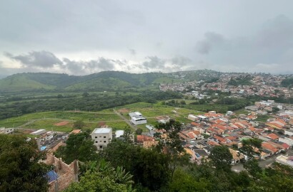 Casa + 5 kitnets para venda em São Lourenço MG