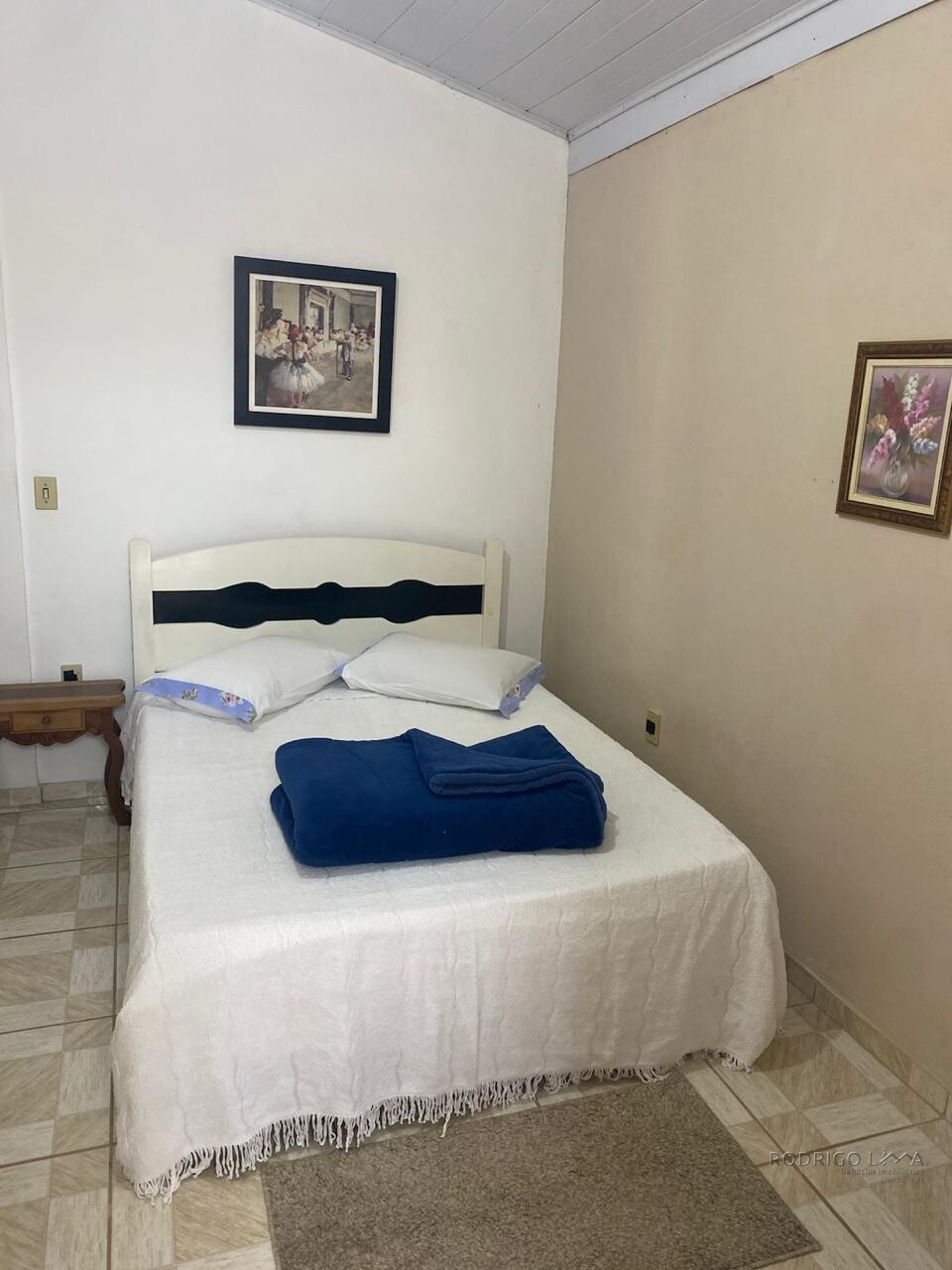 Linda casa a Venda em São Lourenço - MG.