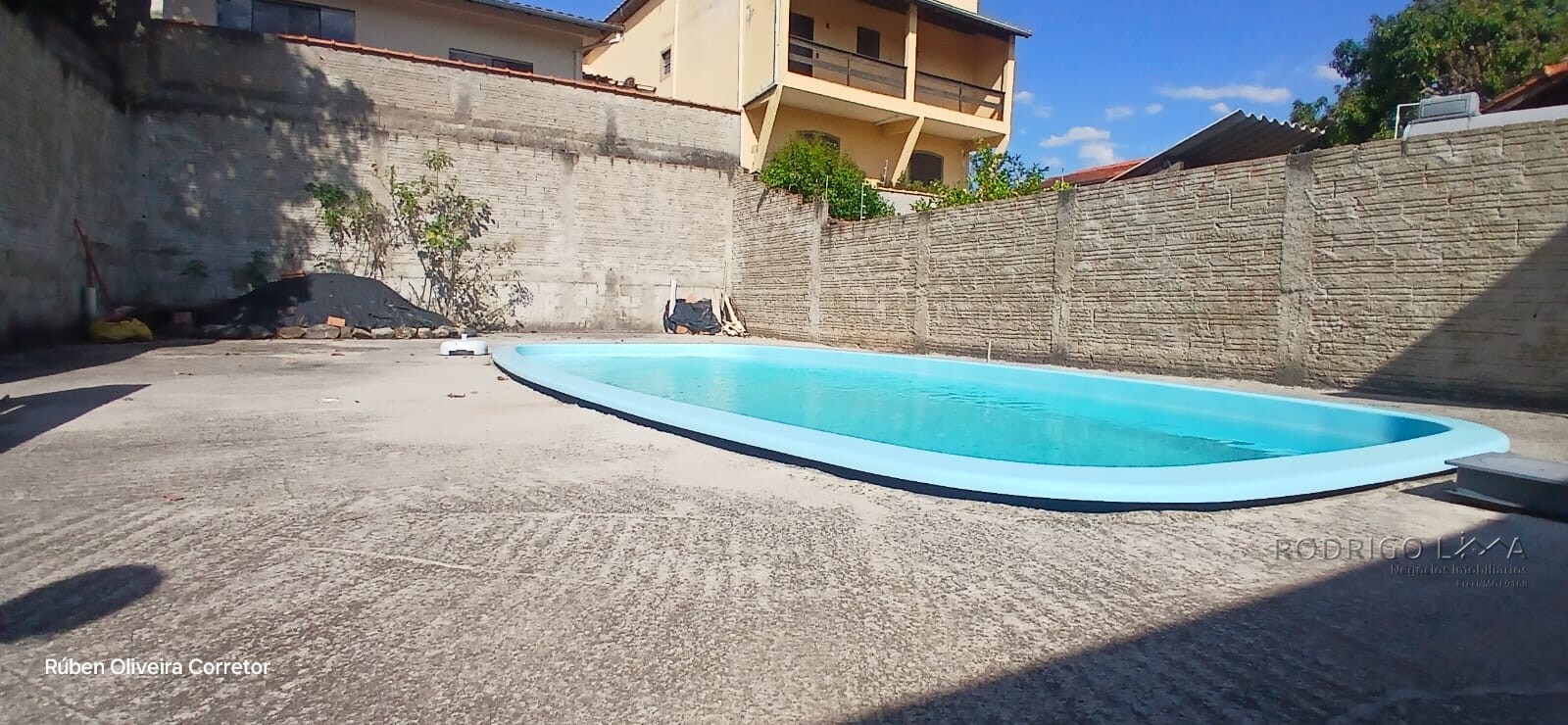 Linda casa a Venda em São Lourenço - MG.