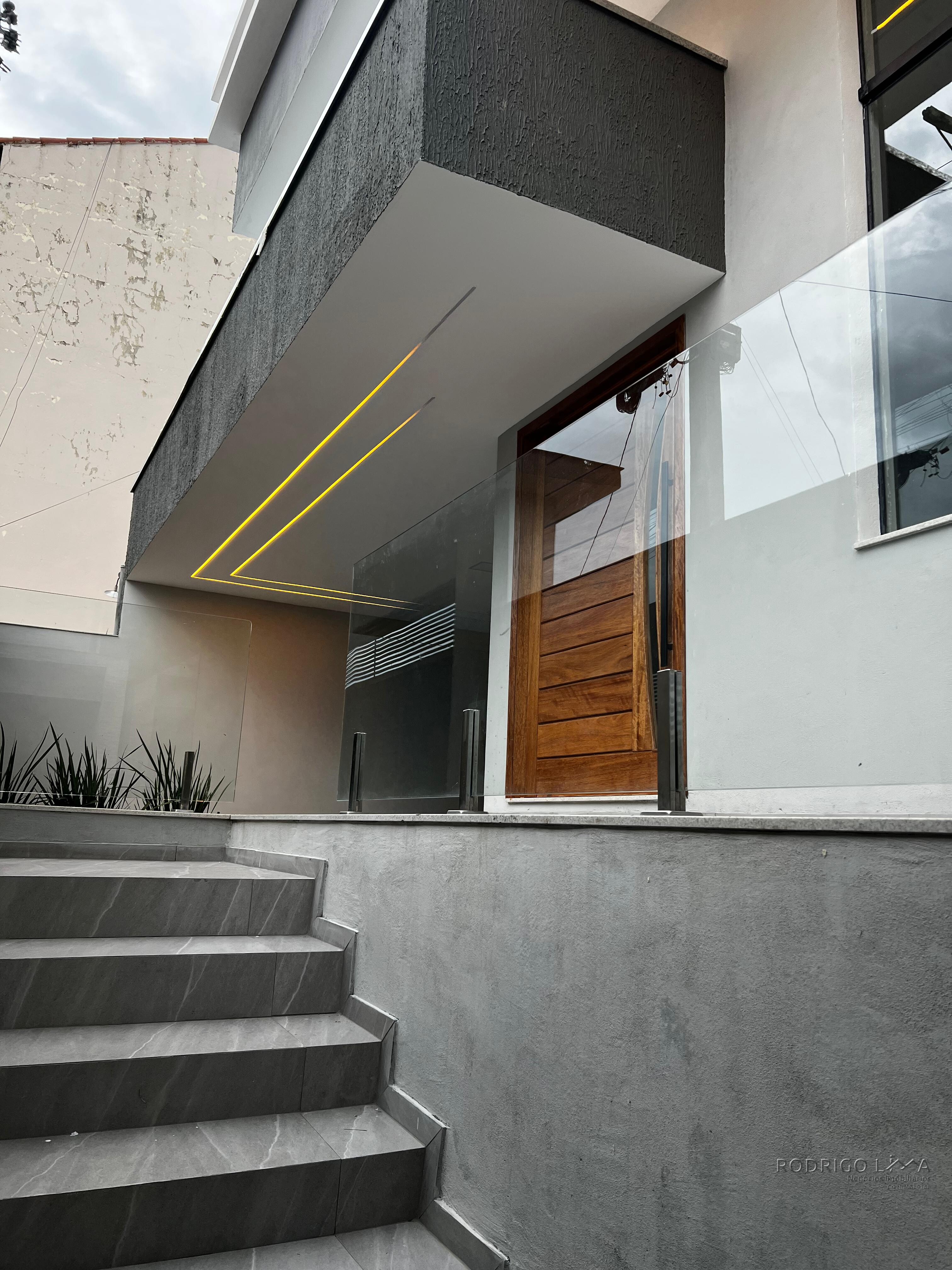 Linda casa para venda em São Lourenço - MG.