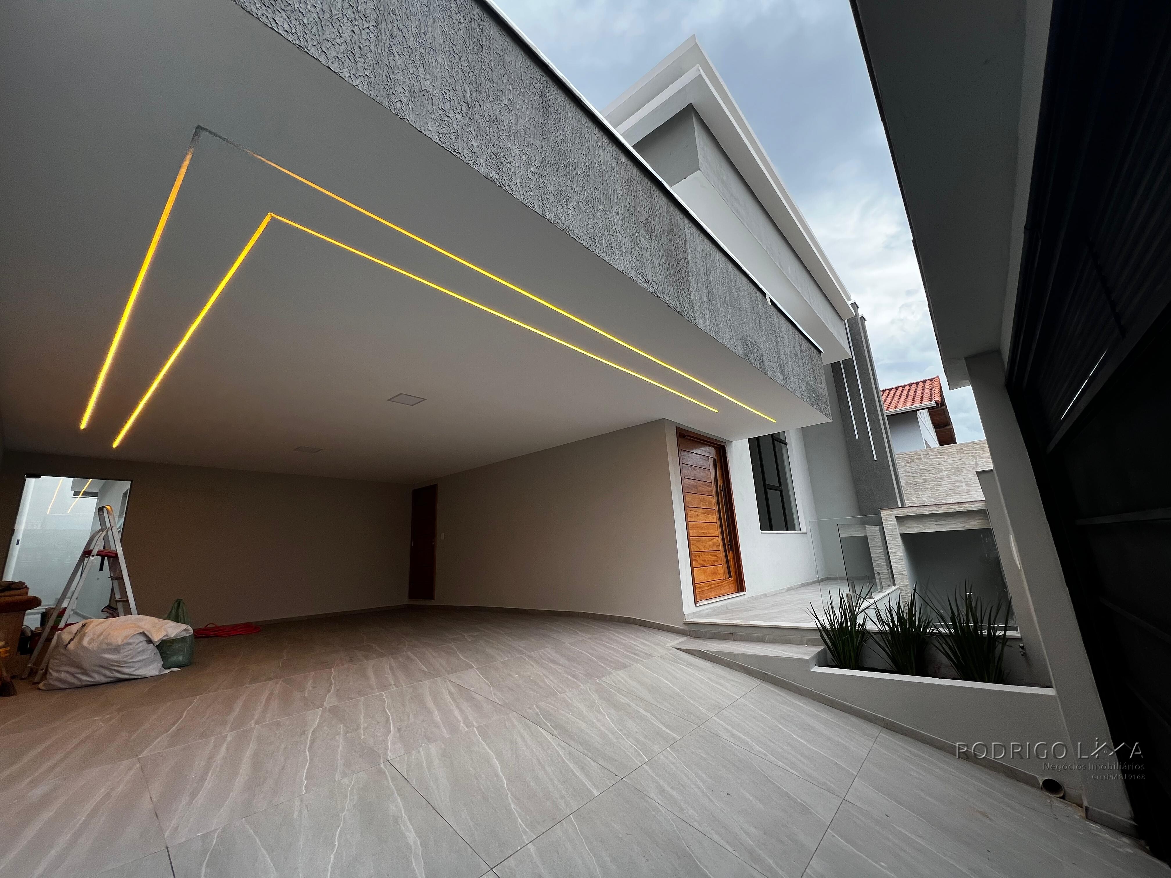 Linda casa para venda em São Lourenço - MG.