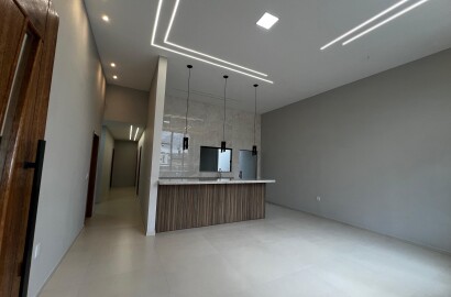Linda casa para venda em São Lourenço - MG.
