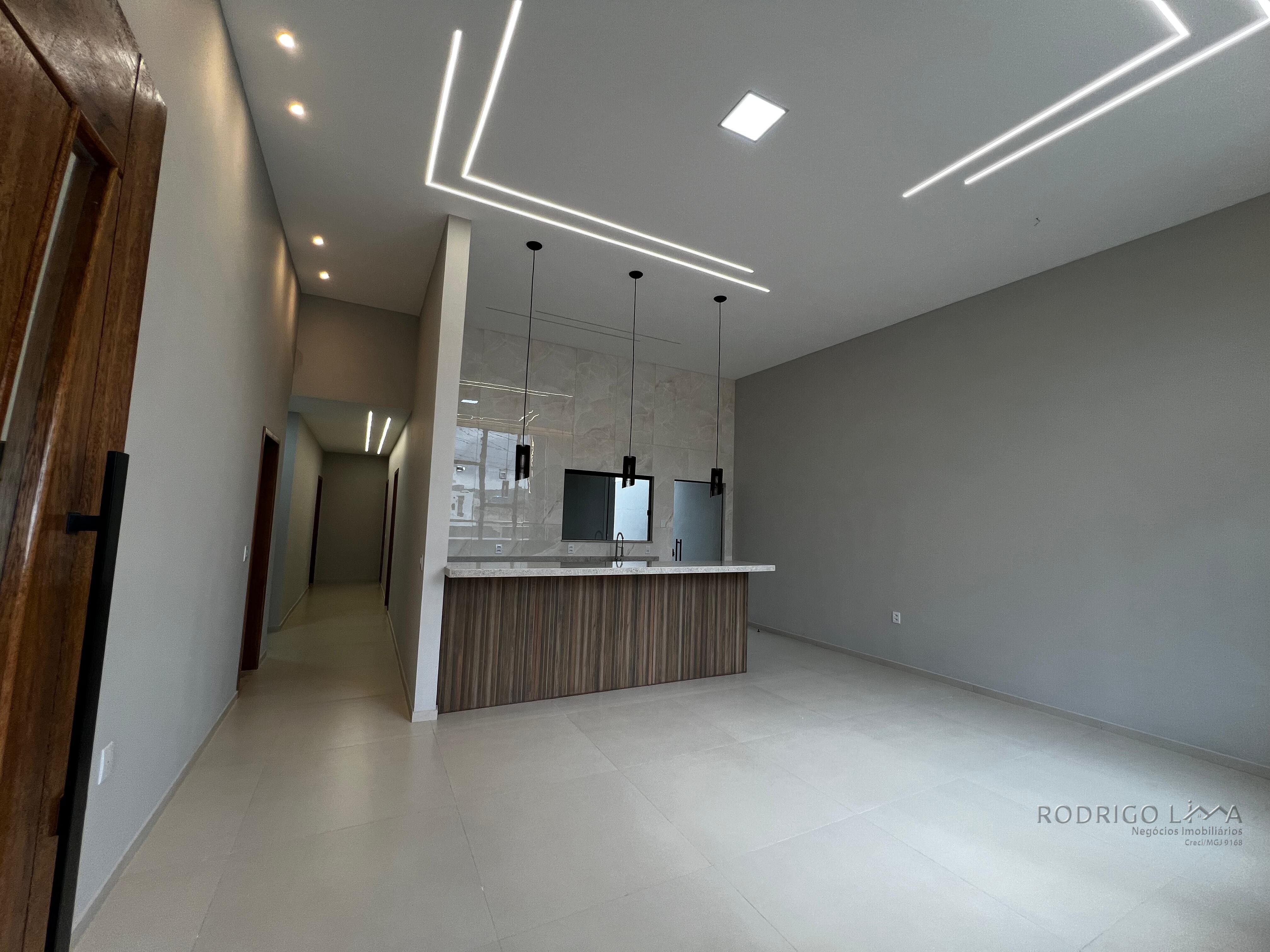 Linda casa para venda em São Lourenço - MG.