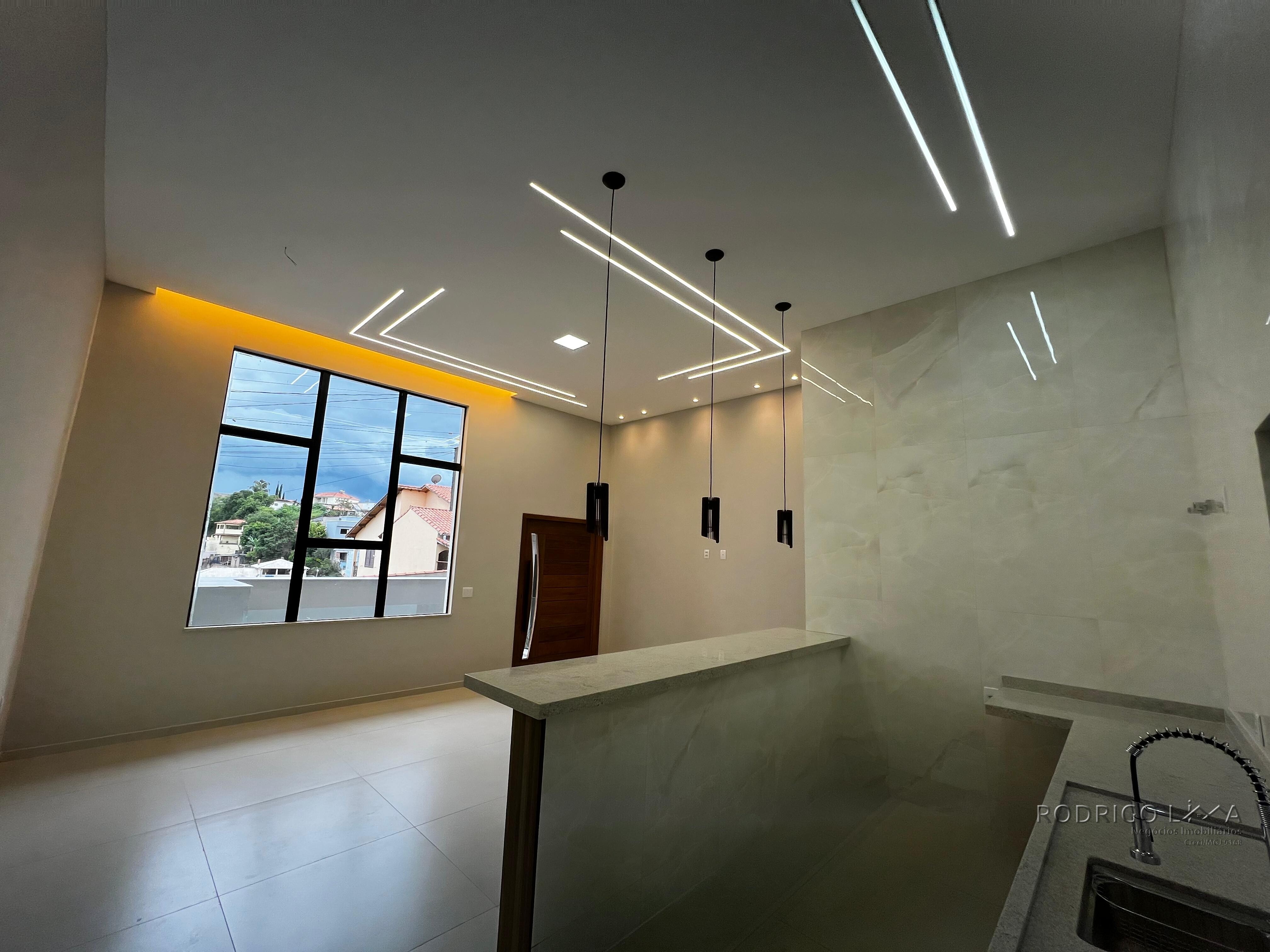 Linda casa para venda em São Lourenço - MG.