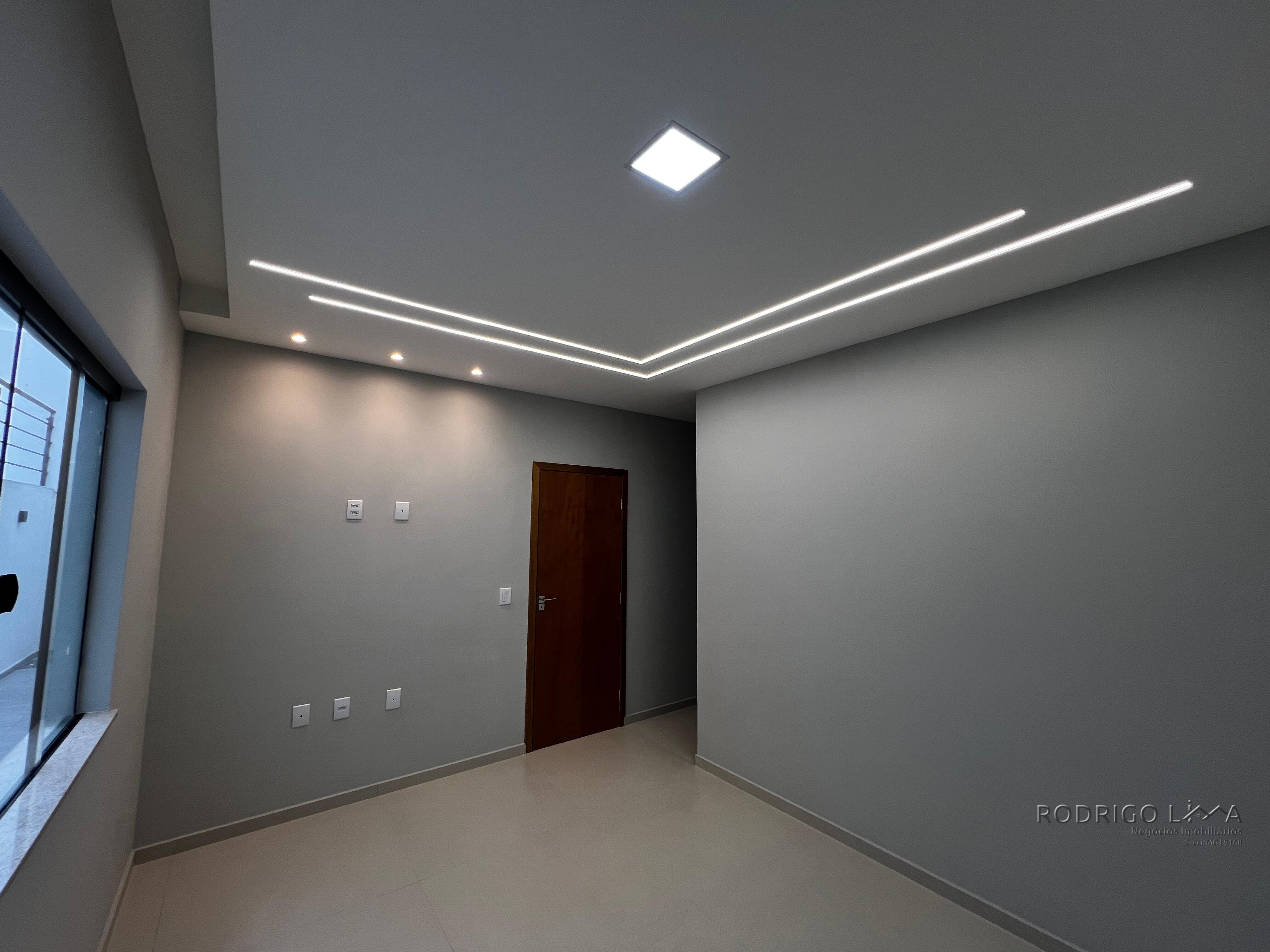 Linda casa para venda em São Lourenço - MG.