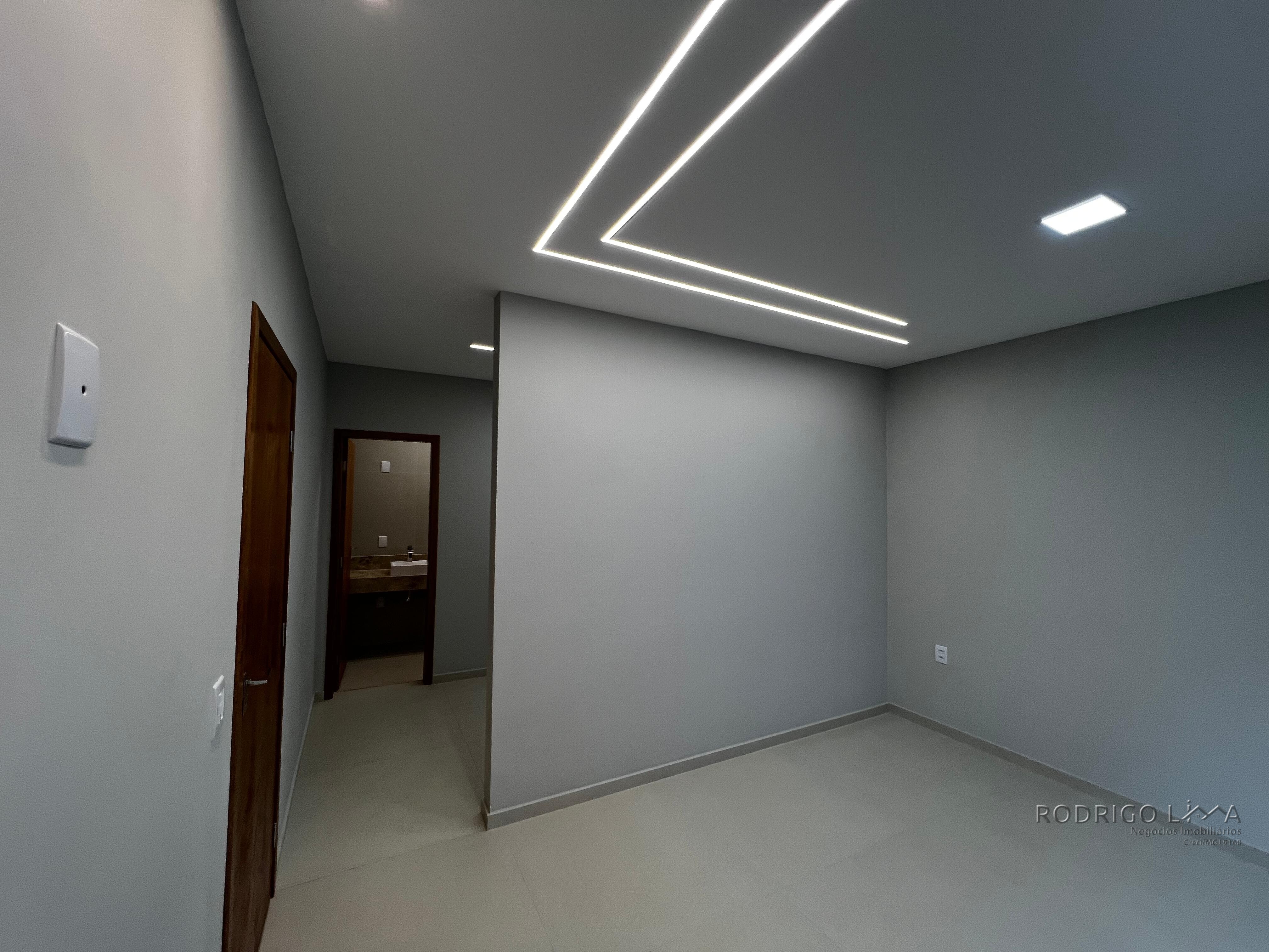 Linda casa para venda em São Lourenço - MG.