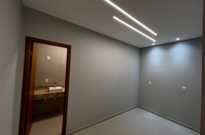 Linda casa para venda em São Lourenço - MG.