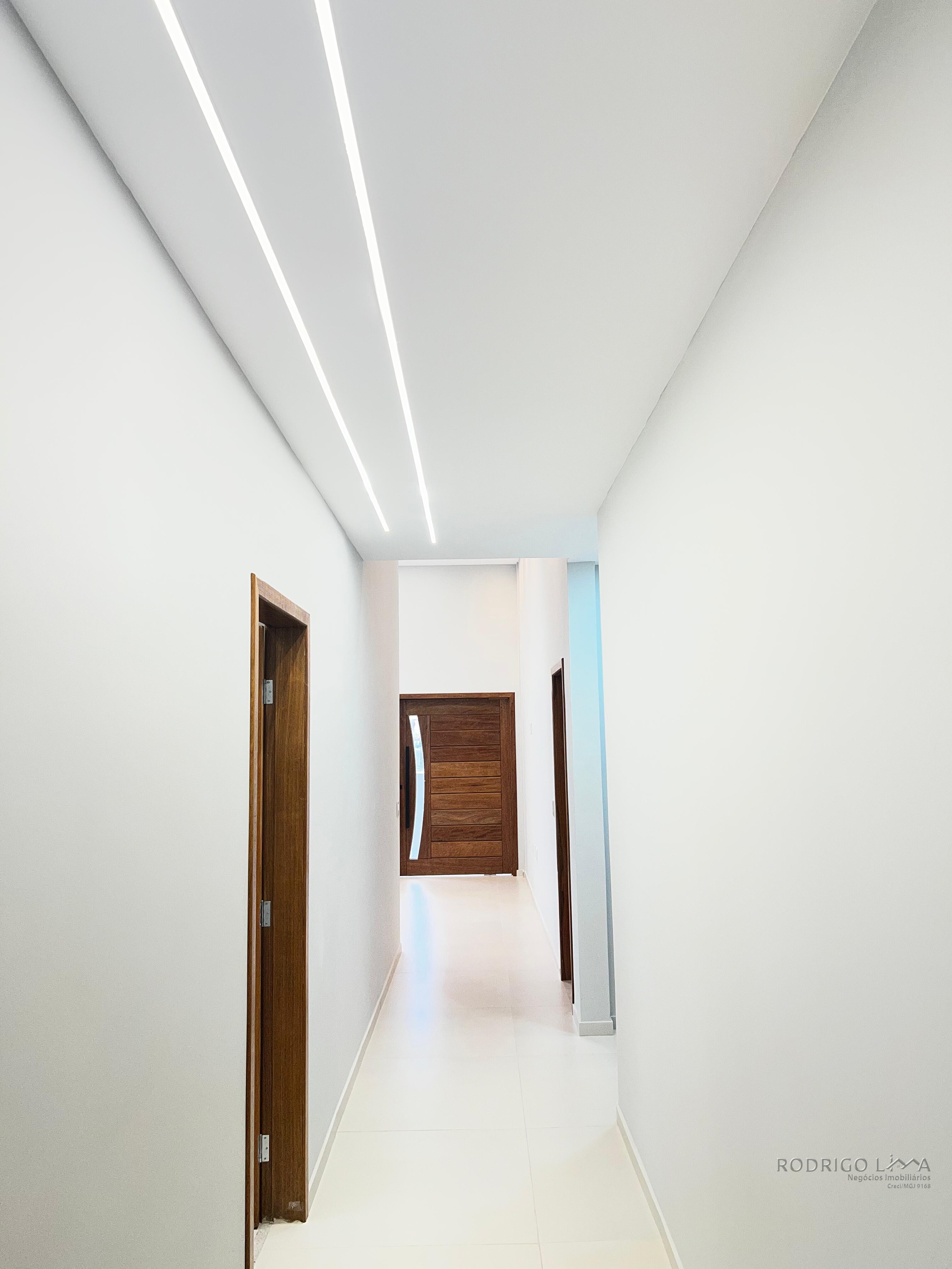 Linda casa para venda em São Lourenço - MG.