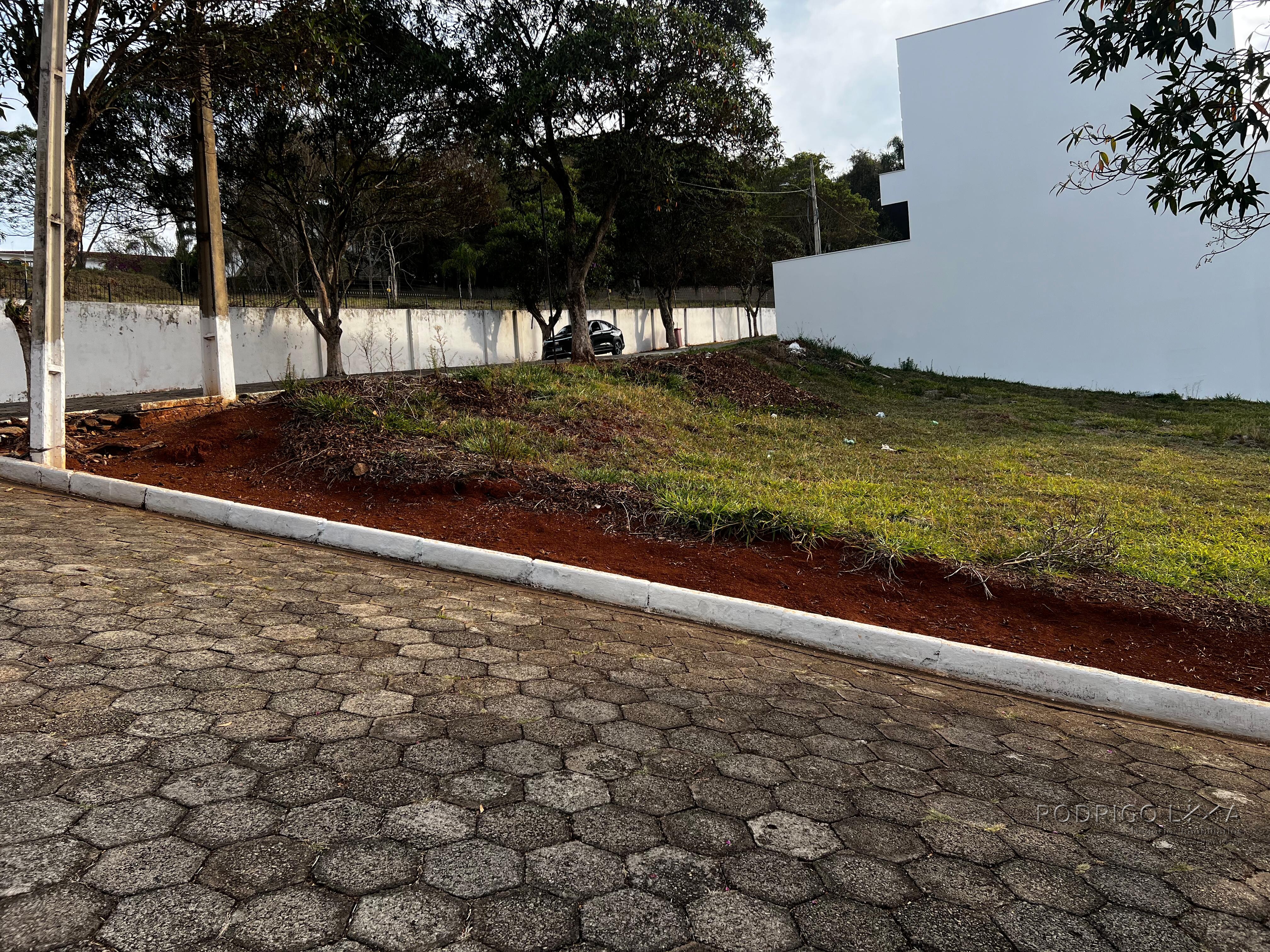 Lote em condomínio de alto padrão para venda em São Lourenço MG.