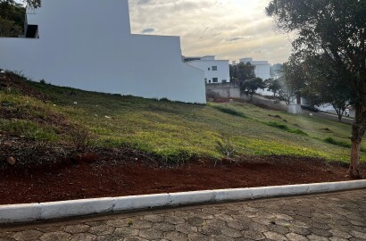 Lote em condomínio de alto padrão para venda em São Lourenço MG.