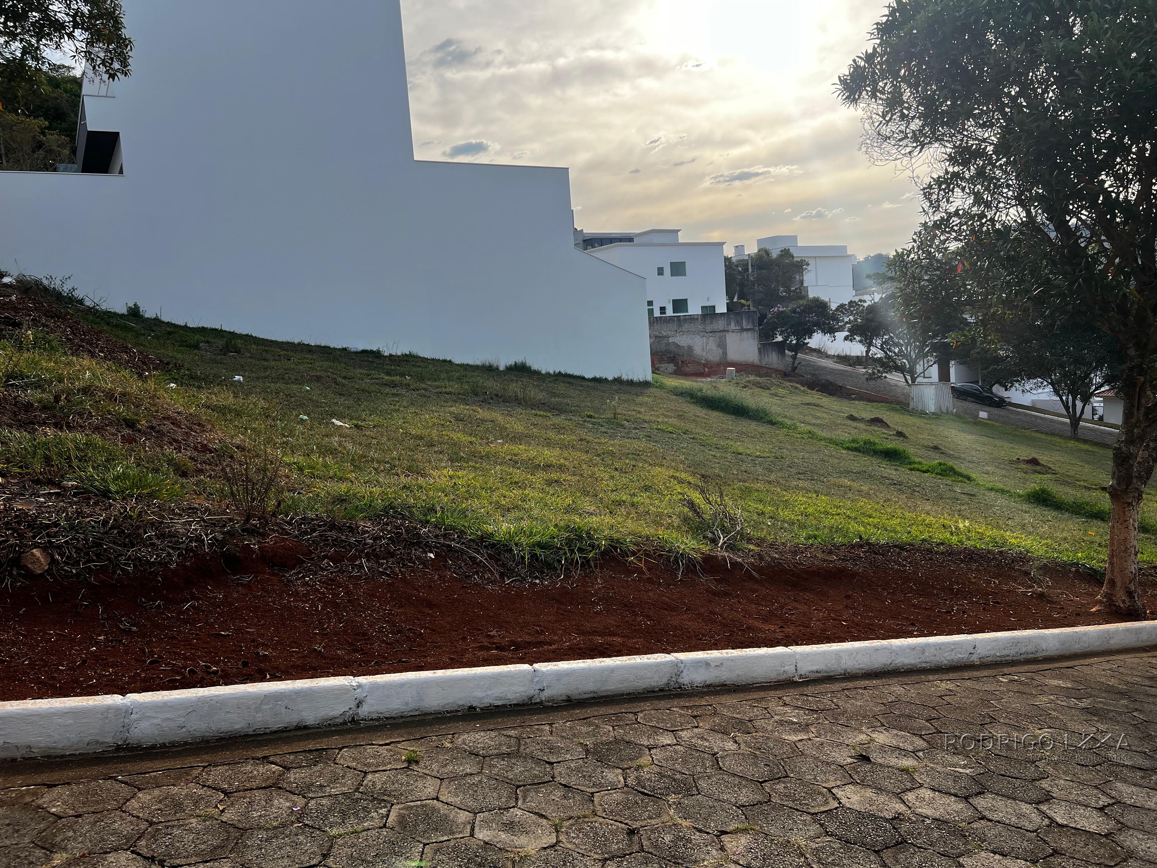 Lote em condomínio de alto padrão para venda em São Lourenço MG.