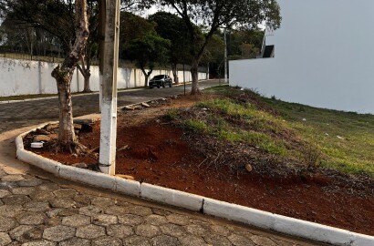 Lote em condomínio de alto padrão para venda em São Lourenço MG.