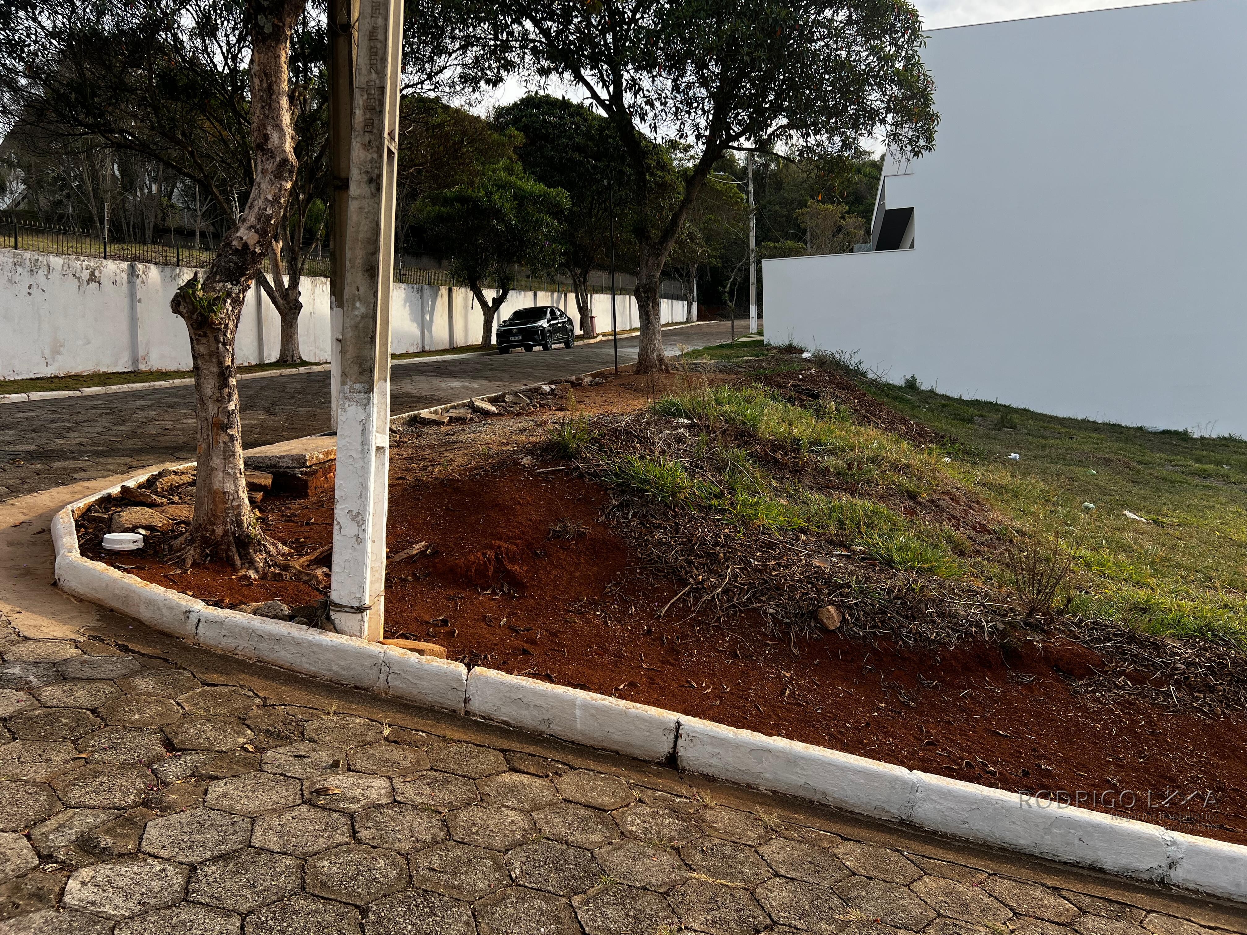 Lote em condomínio de alto padrão para venda em São Lourenço MG.