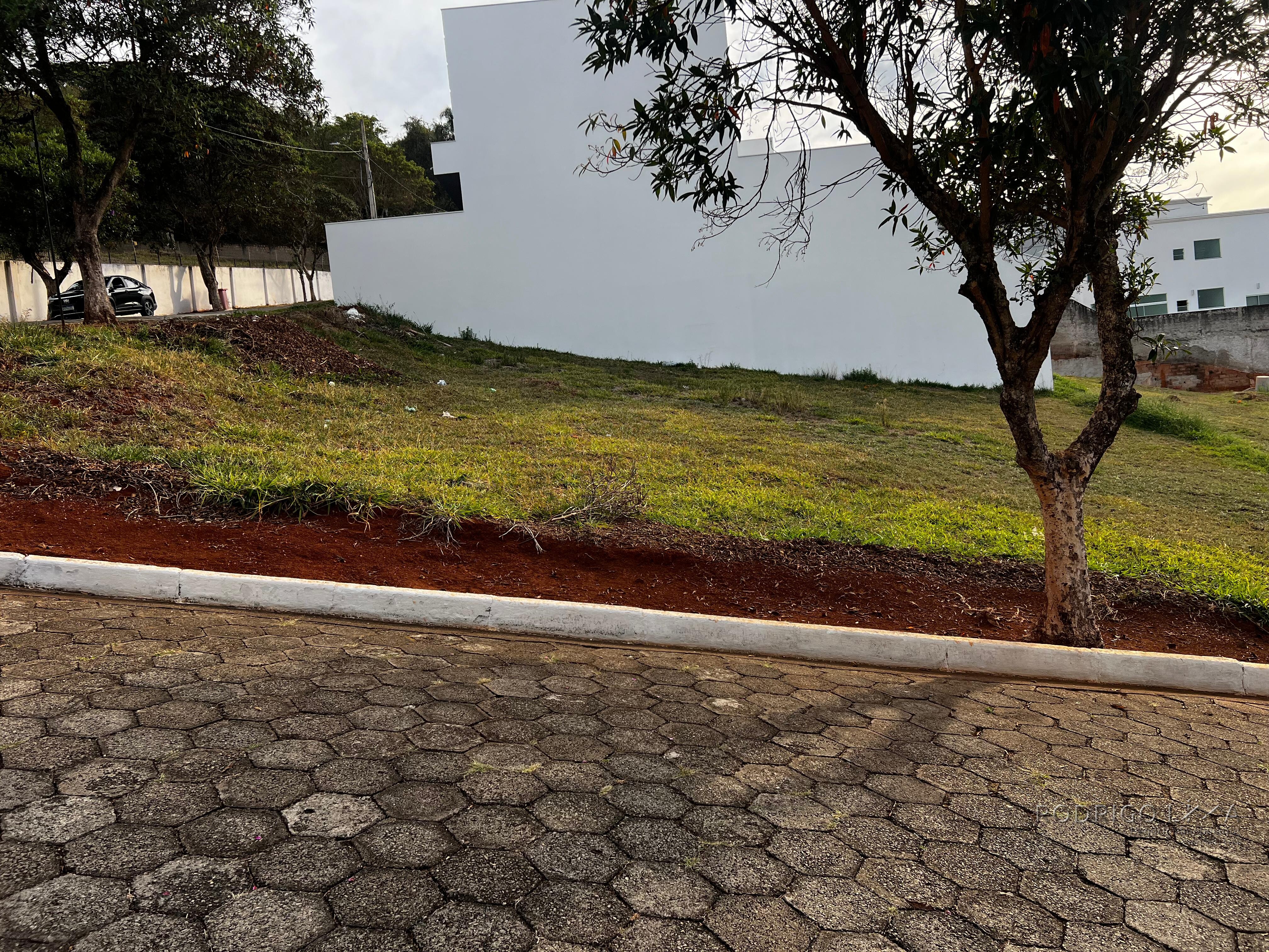 Lote em condomínio de alto padrão para venda em São Lourenço MG.