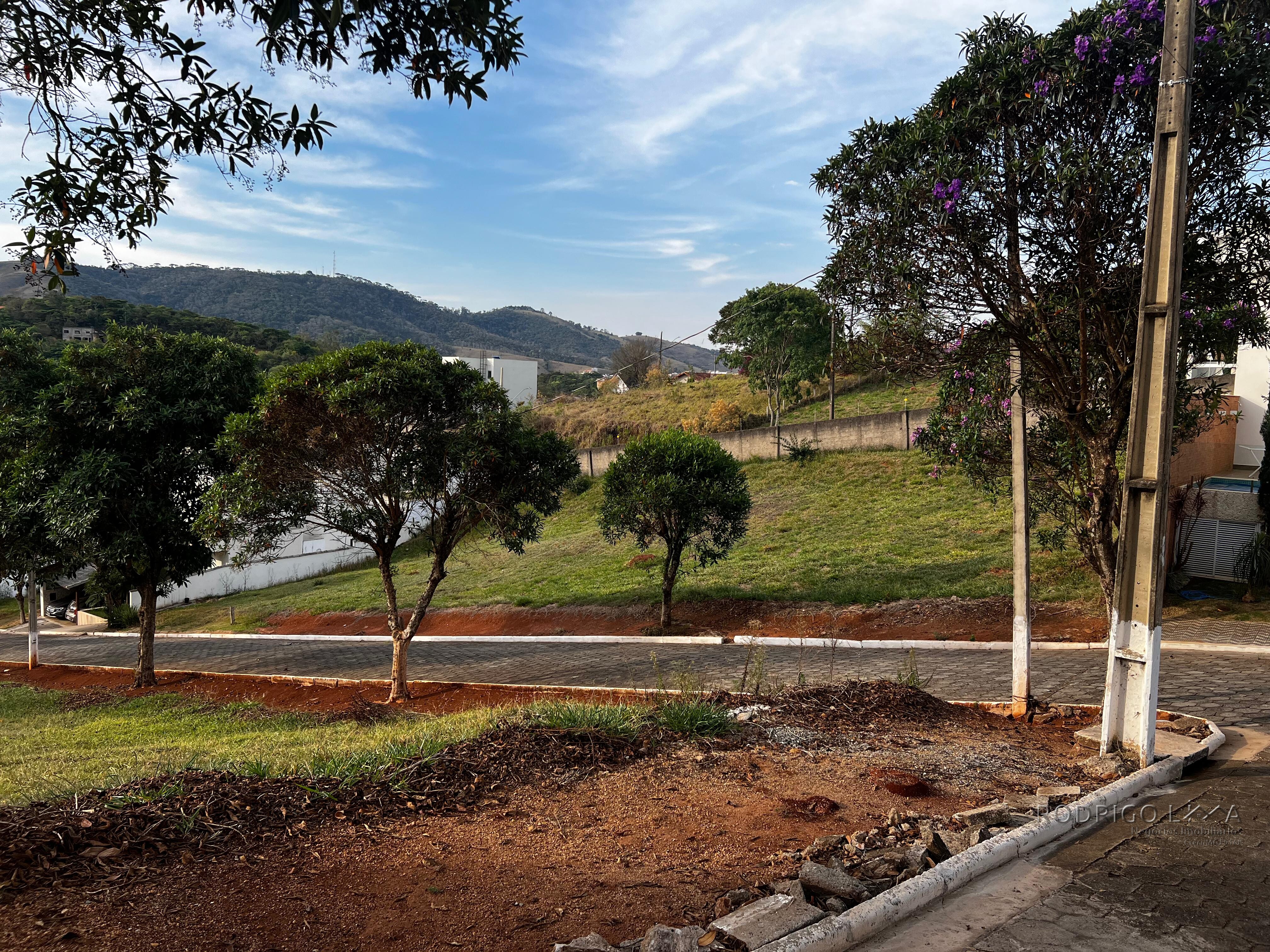 Lote em condomínio de alto padrão para venda em São Lourenço MG.