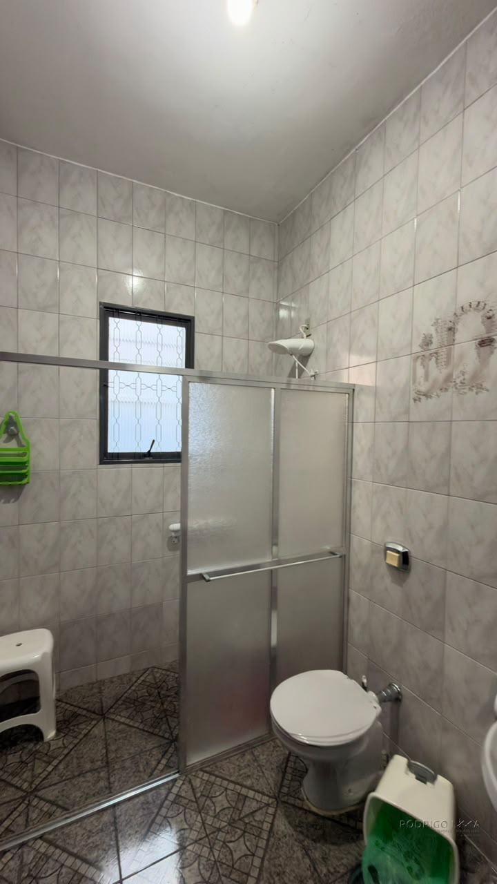 Casa para venda no Centro de São Lourenço-MG.
