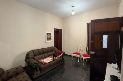 Casa para venda no Centro de São Lourenço-MG.