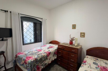 Casa para venda no Centro de São Lourenço-MG.