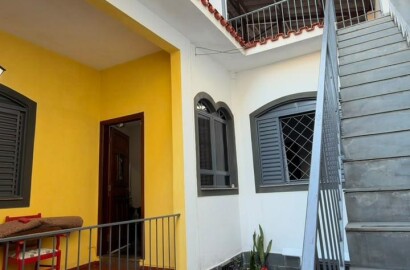 Casa para venda no Centro de São Lourenço-MG.