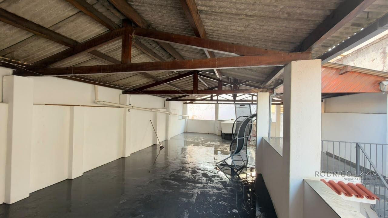 Casa para venda no Centro de São Lourenço-MG.