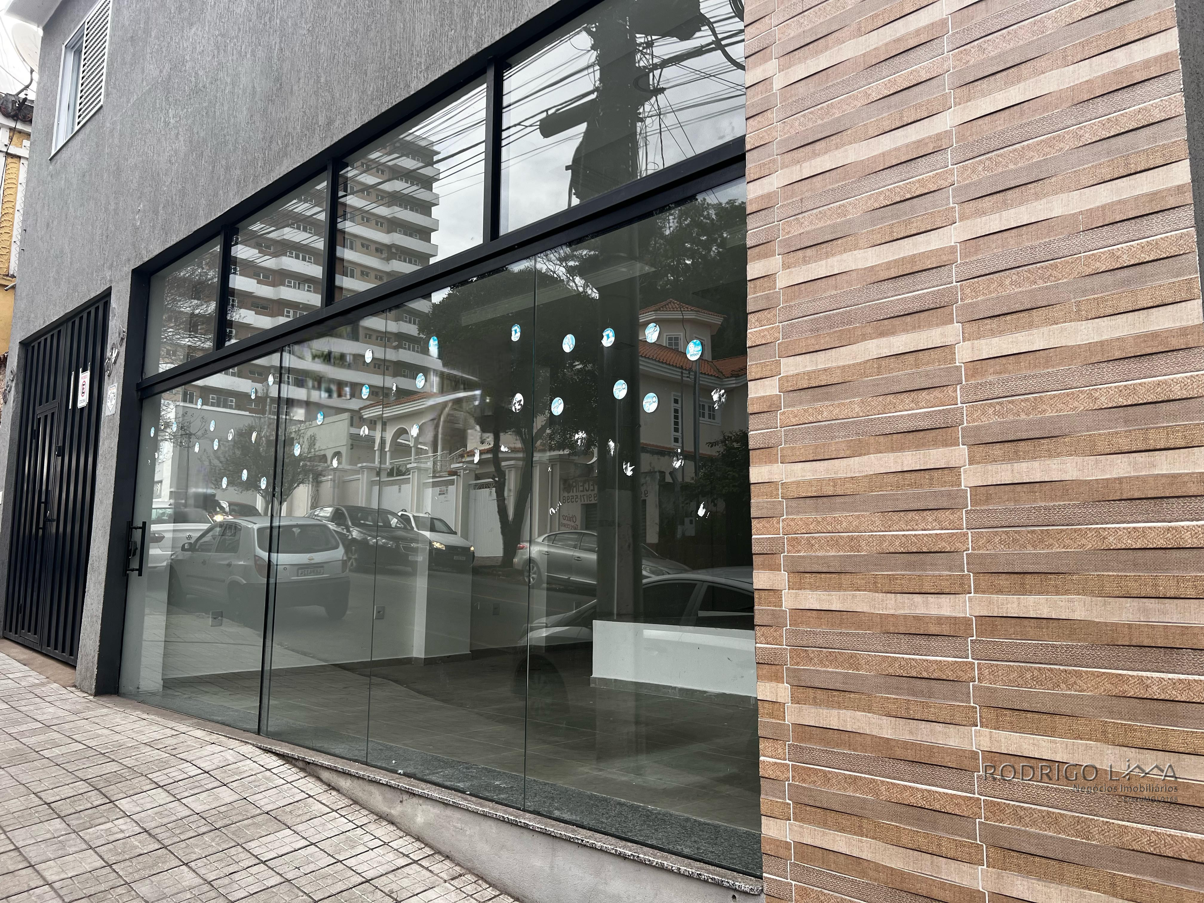 Loja para locação no centro de São Lourenço - MG.