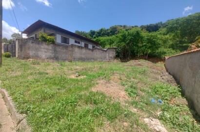 Lote à venda em bairro nobre de São Lourenço MG