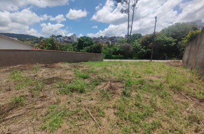 Lote à venda em bairro nobre de São Lourenço MG